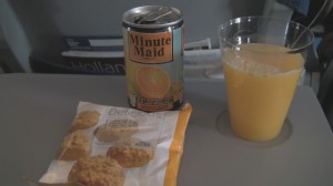 Snack and juice aboard 737-900