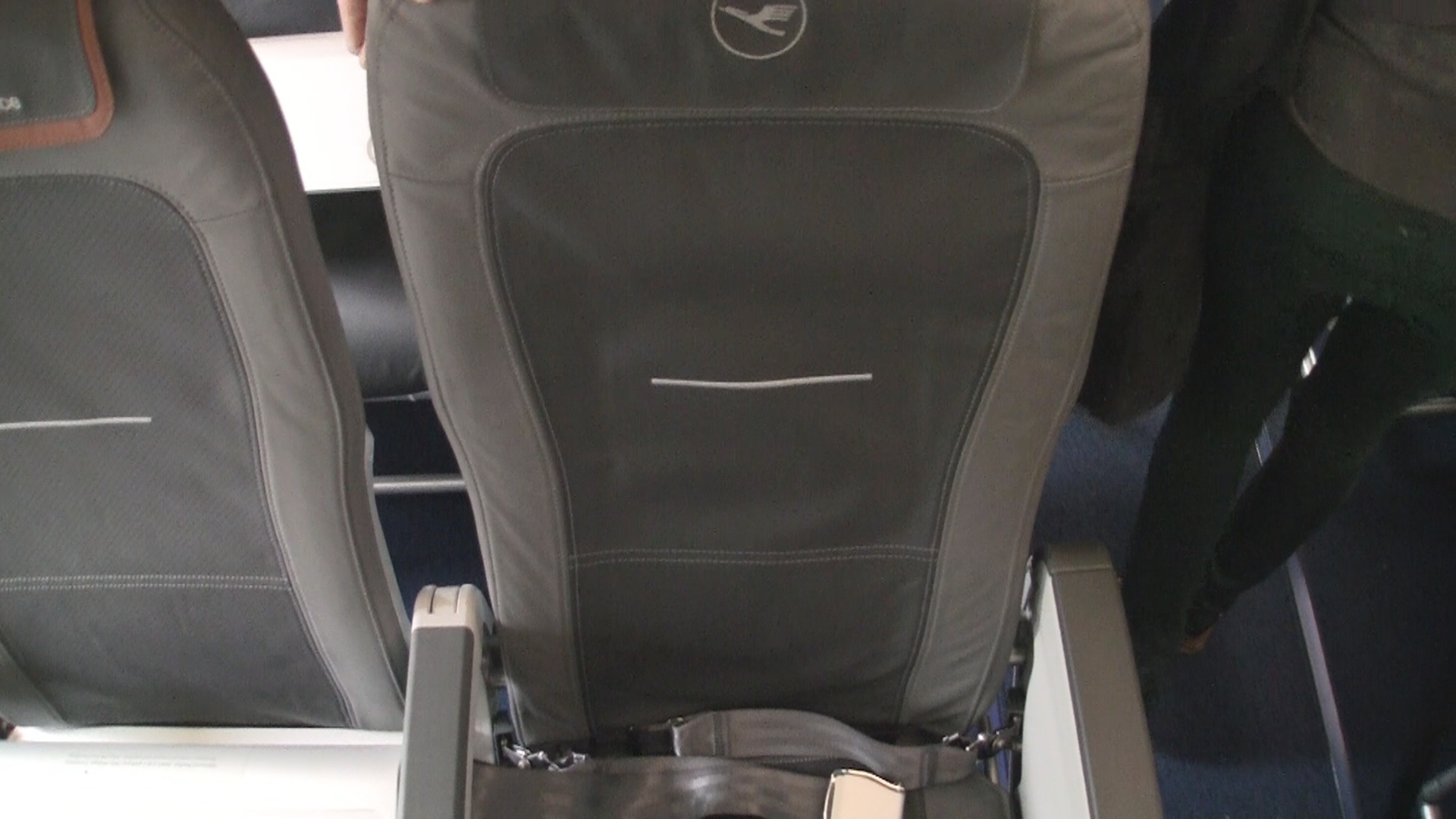 Video | Lufthansa Business Class A321 - Seat 2D - modhop.com